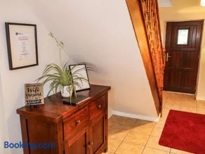 Shaws Hill Farmhouse - Image 4