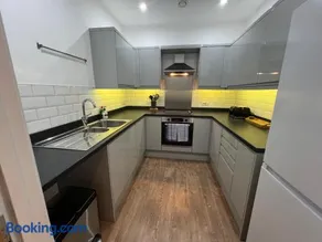Glastonbury Gem, 2 Bedroom Apartment - Image 2