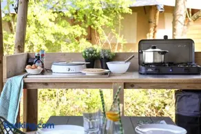 Glamping Safarilodge 'Grutte Fiif' met airco, extra keuken op veranda en privé achtertuin - Image 3
