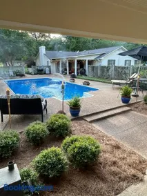 Pool House - Image 3