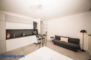Ponti Cozy Apartment - Private Parking available, Near Navigli, Romolo Metro and Duomo - Image 2