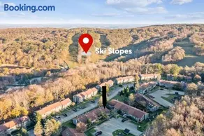 3BR Ski Resort Townhome-Sleeps 7 - Image 4