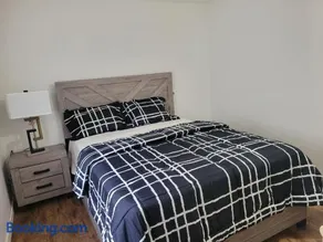 Executive Cozy 2bedroom Basement Suite - Image 2