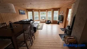 Cabin by Lenefjorden, 50hp Boat and bed linen included - Image 1