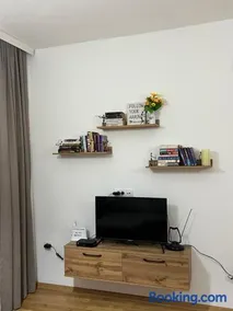 Golden Lux Apartments - Image 2