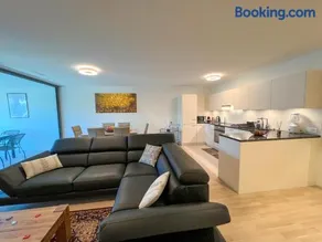 Lavish 4.5 rooms furnished apartment @Glattbrugg - Image 4