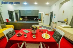 Giorgos’s Luxury Apartment. - Image 4
