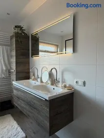 Maison Bo Luxury Stay in Historic Lemmer - Image 5