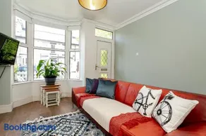 The Bs Cycle, 4 Bedroom, 2 Bathroom, House in Harrogate Centre - Image 3