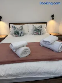 Salcombe Hideaway - Image 2
