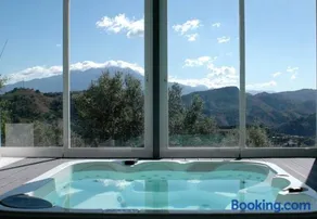 Vista Infinita Apartments - Image 1