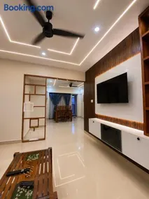 Exotica Premium 2BHK Apartment near KIMS Health-Airport-Trivandrum-Lulu Mall-Technopark - Image 1