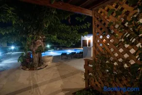 Chloe's House - Image 3