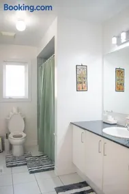 Karibu Home Retreat, near Toronto HWY 401 - Image 3