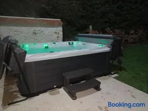 GITE ENTRE TERRES ET VIGNES à la ferme avec SPA privatif en CHAMPAGNE à une heure de Paris - Image 1