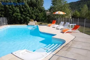 Villa Charmante à Pompignan avec Piscine et Jardin - Image 2