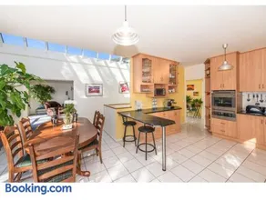 Spacious 6-BR & 3 baths House in Prime Location - Image 4