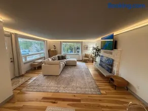 Delightful 5 bedroom EV Charger Airport Golf Parks - Image 1