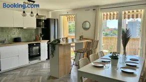 Modern & Cosy 3 Bedrooms train tramway - Image 2