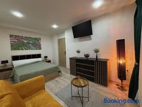 Emeraldia - quiet urban hideaway with modern style - Image 1