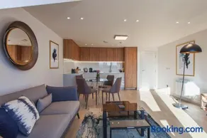 Charles Hope Staines Centre - Image 3