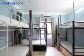 Fancy Hostel and Bar - Image 4