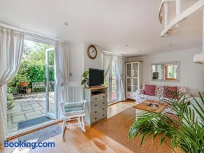 Candlewick Cottage - Image 2