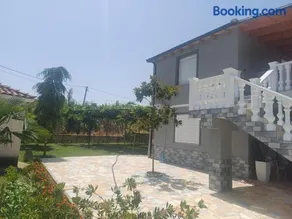 Hamit House Vacation - Image 3