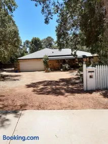 Mundaring Bed and Breakfast - Image 1