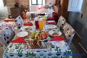 Habitación en casa de familia con jardín - Image 4