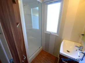 Mobil-home avec Terrasse, 3 Chambres, 4 Personnes - API-1-52-1131 - Image 4