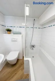 L 'iris, studio Hyper-centre, rue Arcisse de caumont, nouvelle equipe d entretien - Image 3