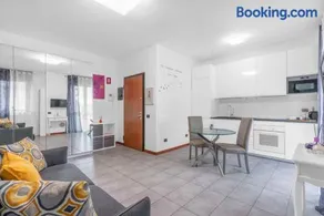 IEO-HUMANITAS Free Parking Apartment - Image 2