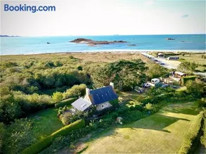 Grande Maison, les pieds dans l'eau, Vacances Bord de Mer (50m de la plage). - Image 1