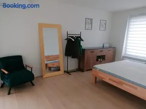 2x2x2 apartment - nový 2 izbový apartmán, 2-minúty od letiska, 2- garáže - Image 1