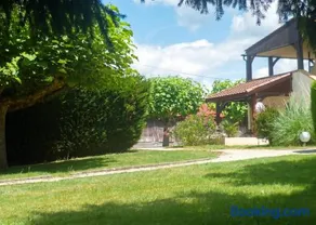 Maison confortable avec piscine partagée à Saint-Genies. - Image 1