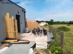 Studio 2 à 4 personnes, 12 kilomètres du parc du Puy du F - Image 1