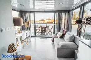Cozy houseboat near Giethoorn - Image 2