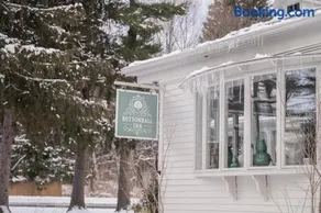 ButtonBall Inn - Image 3