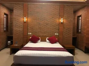 Lotus 2 Guest House - Image 4