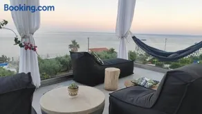 Blue Paradise Apartment - Image 3