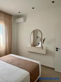 Elena Luxury Suites - Image 3