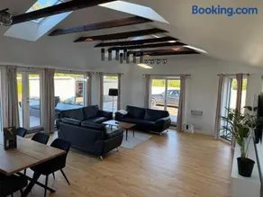 Seaside Home - Image 2