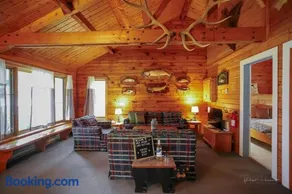 Sherbrooke Lake Cottage with Private Beach - Image 3