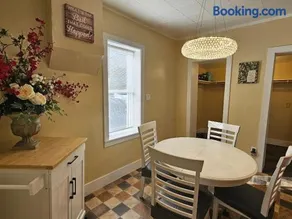 Monthly Rental - Fully Furnished - Includes all Utilities & Linens! - Image 2