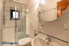 Charming Balcony Studio Florence Near City Center - Image 3