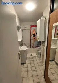 Apartment in quiet area with free parking - Image 4