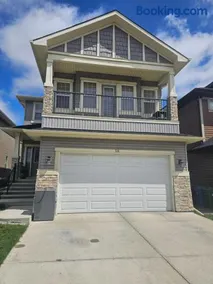 Excellent 2 Bedroom Basement Suite Apartment - Image 1