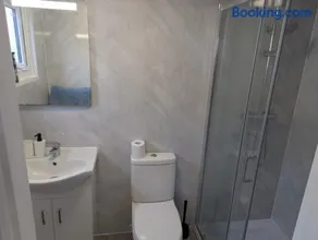 Calm private outhouse, fast London access - Image 4
