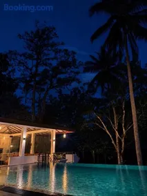 Hangarankanda Bungalow Deniyaya - Image 1